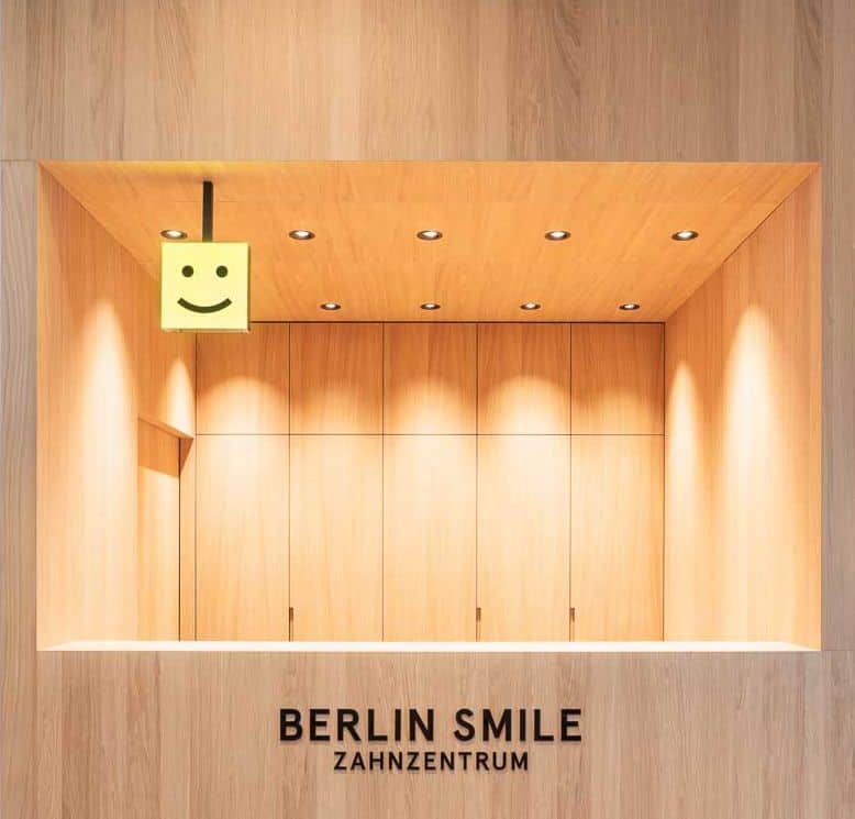 zahnarzt berlin smile slide 06039 - BERLIN SMILE ZAHNZENTRUM